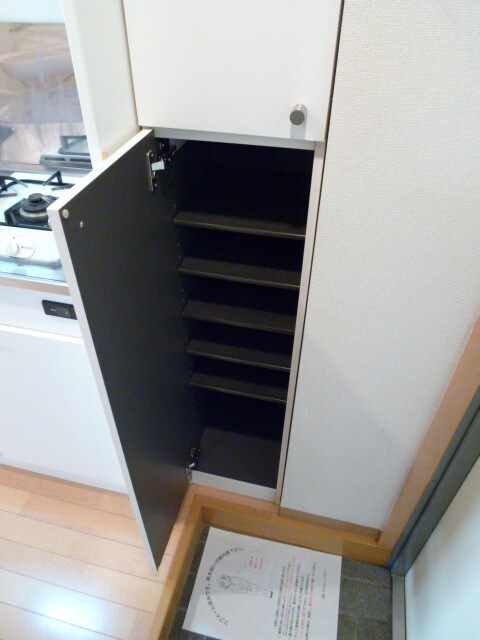 物件内観写真15　(靴箱)