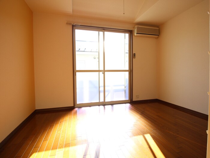 物件内観写真9　(居室)