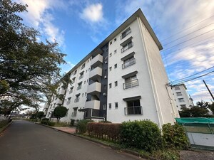 片倉台団地３－２号棟（106）外観写真