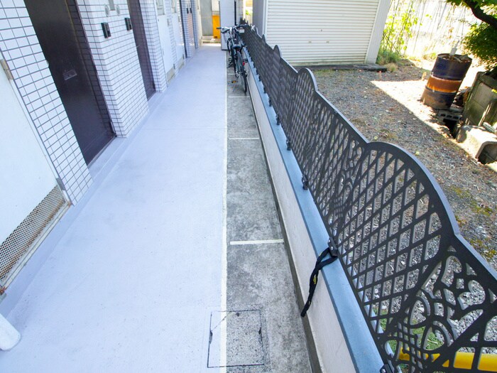 物件外観写真3　(駐輪場)