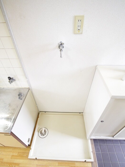 物件内観写真12　(洗濯機置場)