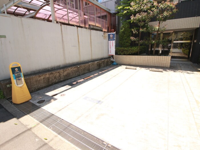 物件外観写真6　(駐車場)