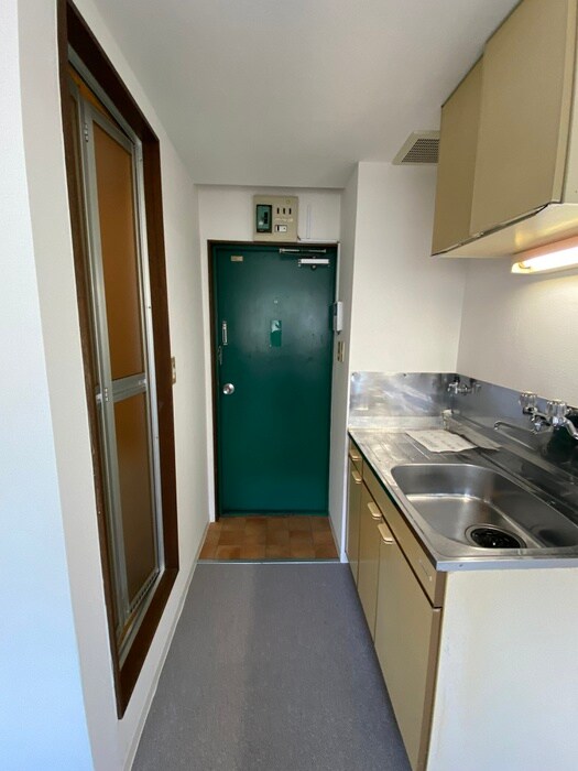 物件内観写真12　(玄関)