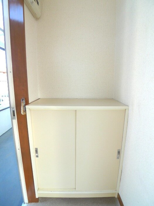 物件内観写真13　(玄関)