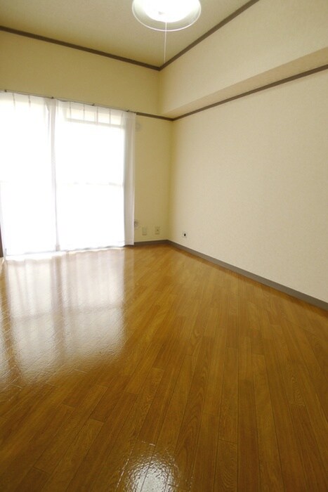 物件内観写真4　(居室)