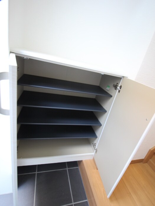 物件内観写真11　(靴箱)