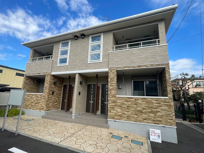 物件外観写真2　(エントランス部分)