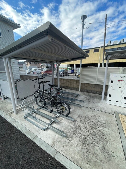 物件外観写真6　(駐輪場)