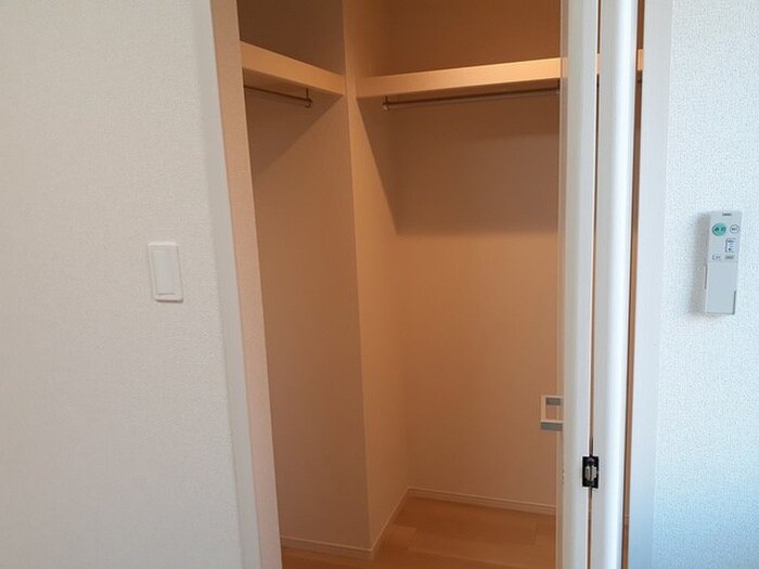 物件内観写真15　(収納)
