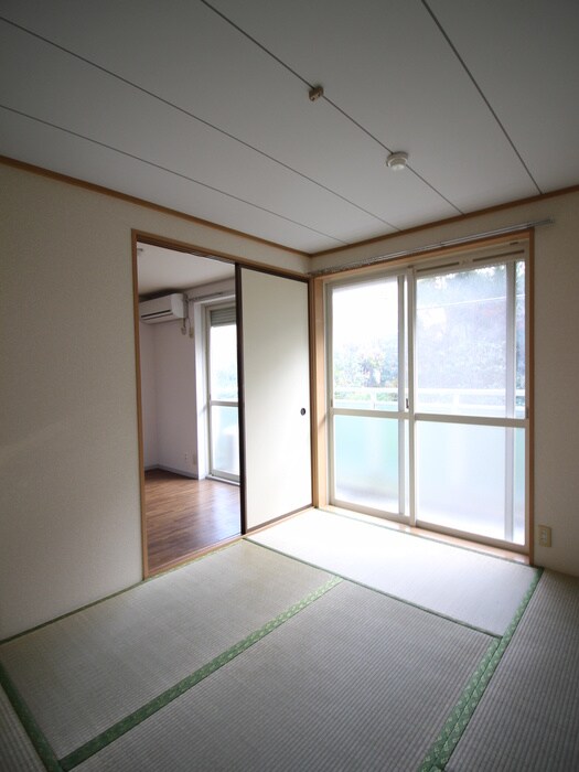 物件内観写真9　(居室)