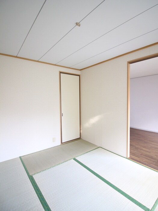 物件内観写真10　(居室)