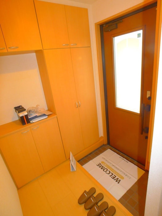 物件内観写真13　(玄関)