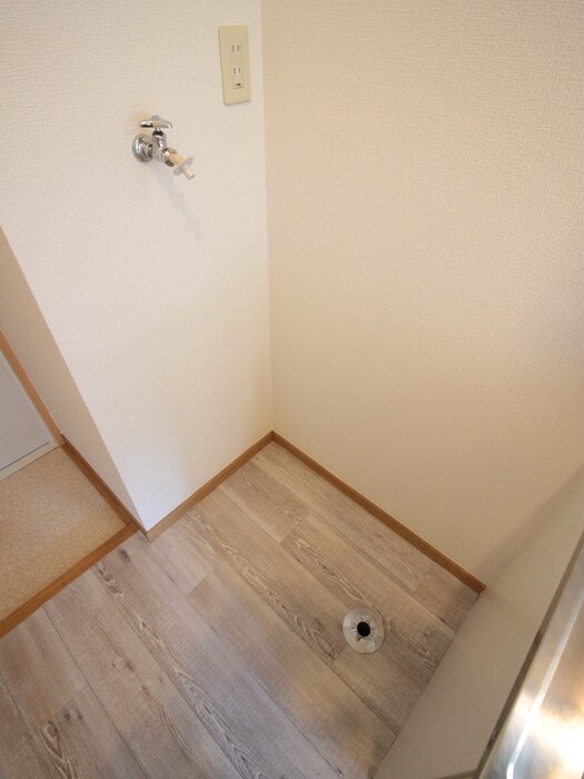 物件内観写真12　(洗濯機置場)