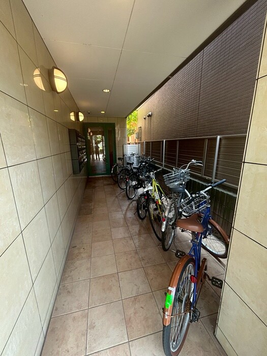 物件外観写真6　(駐輪場)