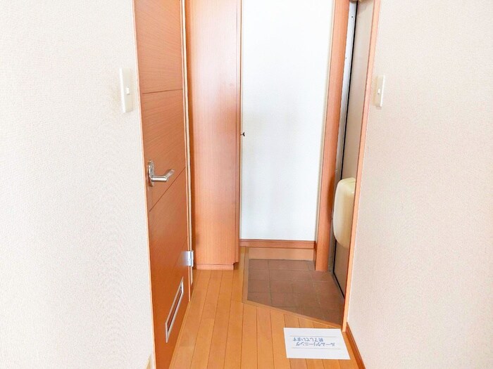 物件内観写真21　(玄関)