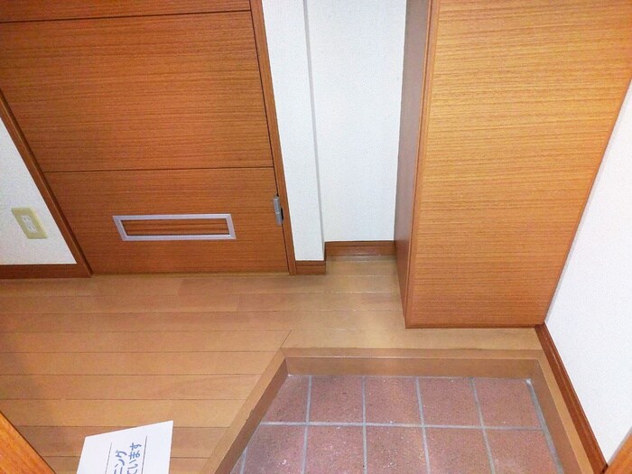 物件内観写真22　(玄関)