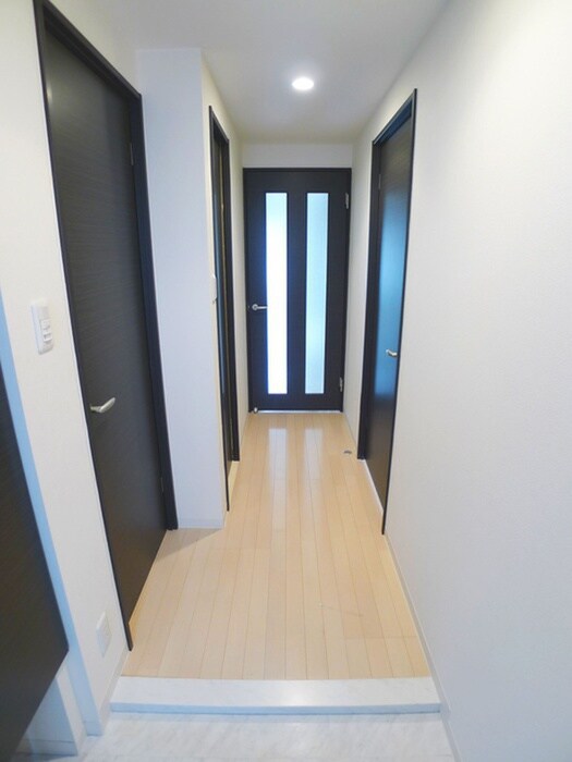 物件内観写真7　(玄関)