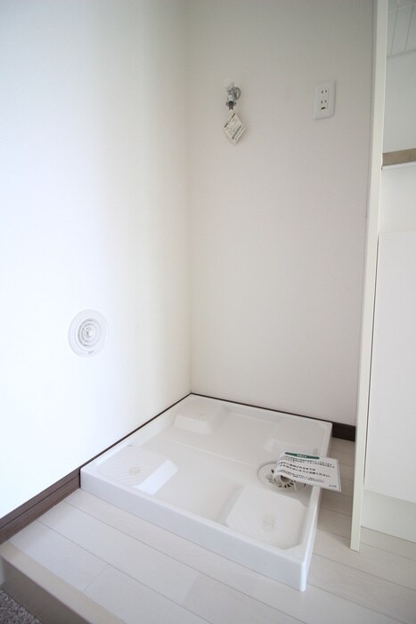 物件内観写真13　(洗濯機置場)