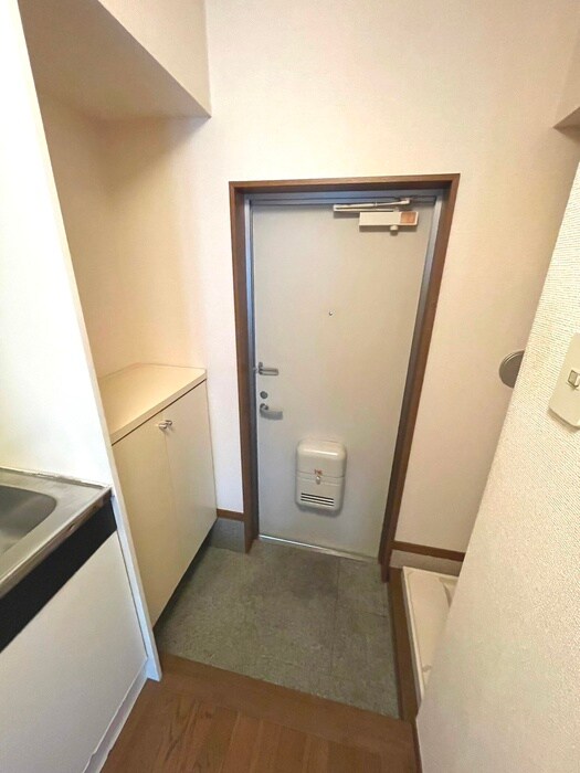 物件内観写真12　(玄関)