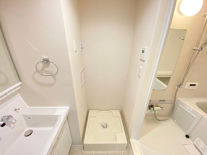 物件内観写真12　(洗濯機置場)