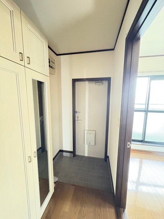 物件内観写真17　(玄関)