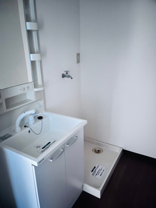 物件内観写真16　(洗濯機置場)