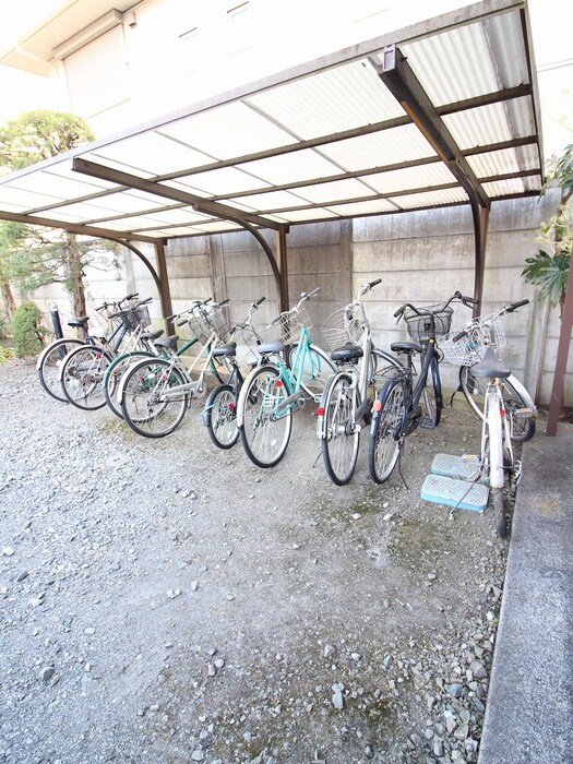 物件外観写真3　(駐輪場)