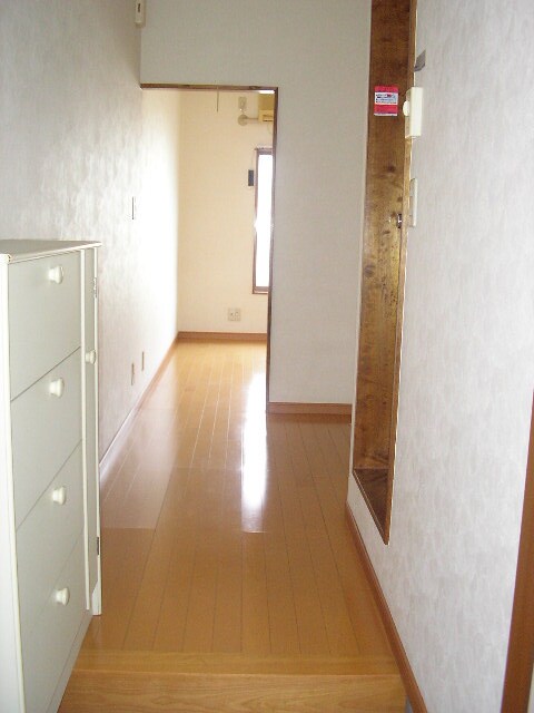 物件内観写真7　(玄関)