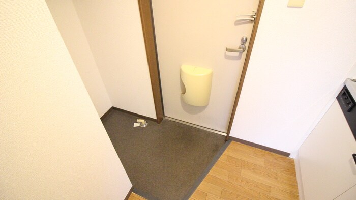 物件内観写真10　(玄関)