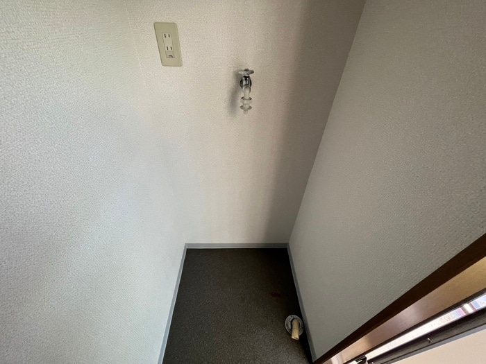 物件内観写真14　(洗濯機置場)