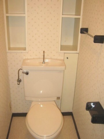 物件内観写真8　(トイレ)