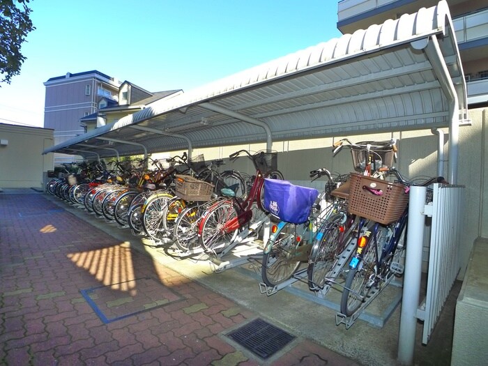 物件外観写真6　(駐輪場)
