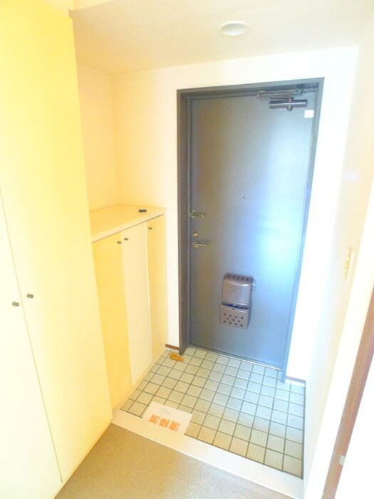 物件内観写真10　(玄関)