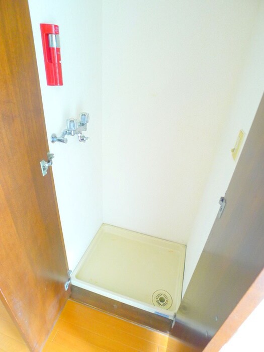 物件内観写真12　(洗濯機置場)