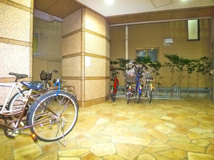 物件外観写真5　(駐輪場)