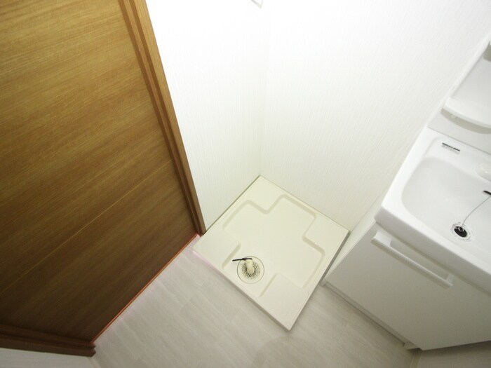 物件内観写真15　(洗濯機置場)