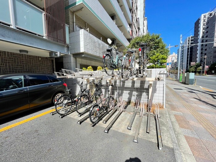 物件外観写真3　(駐輪場)