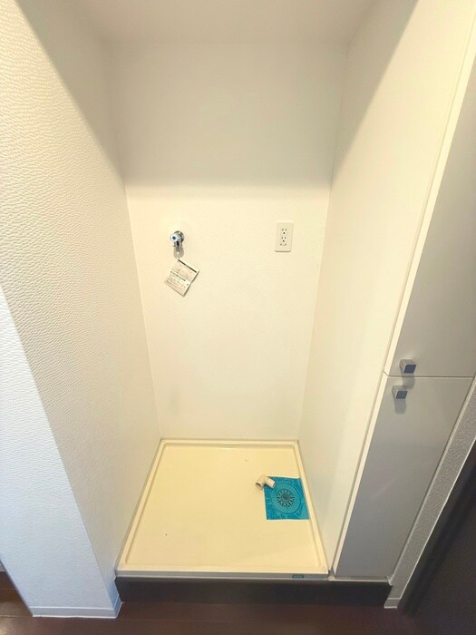 物件内観写真18　(洗濯機置場)
