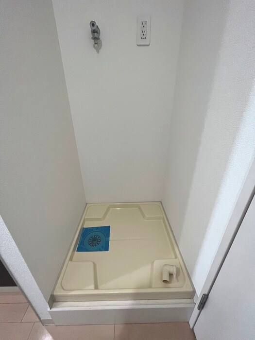 物件内観写真18　(洗濯機置場)