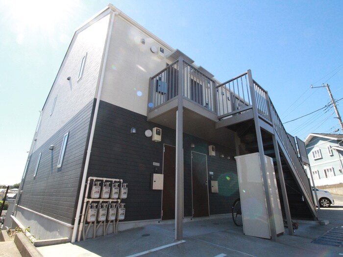 物件外観写真4　(エントランス部分)