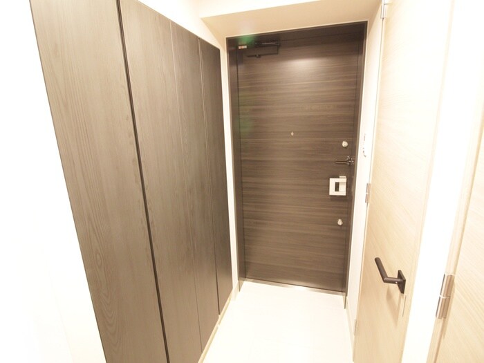 物件内観写真12　(玄関)