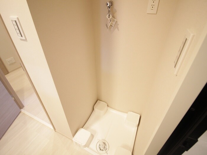 物件内観写真18　(洗濯機置場)