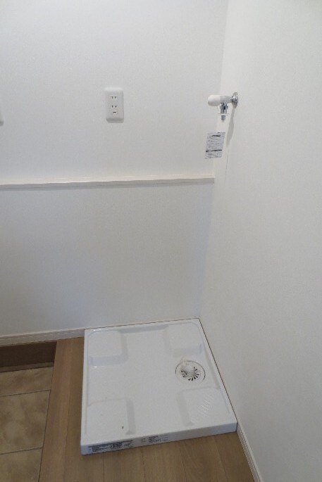 物件内観写真12　(洗濯機置場)