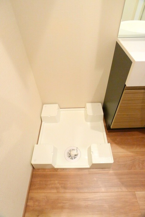 物件内観写真16　(洗濯機置場)