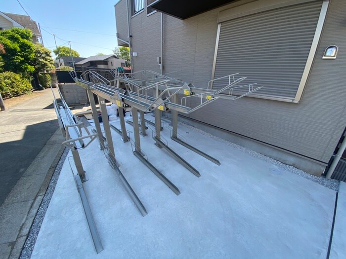 物件外観写真6　(駐輪場)