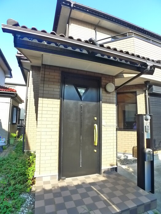 物件外観写真4　(エントランス部分)