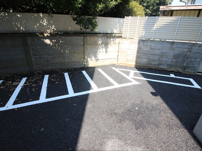 物件外観写真6　(駐輪場)