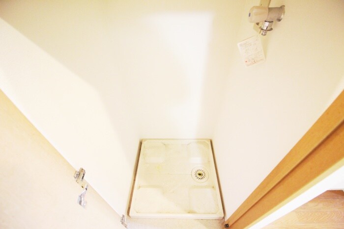 物件内観写真12　(洗濯機置場)