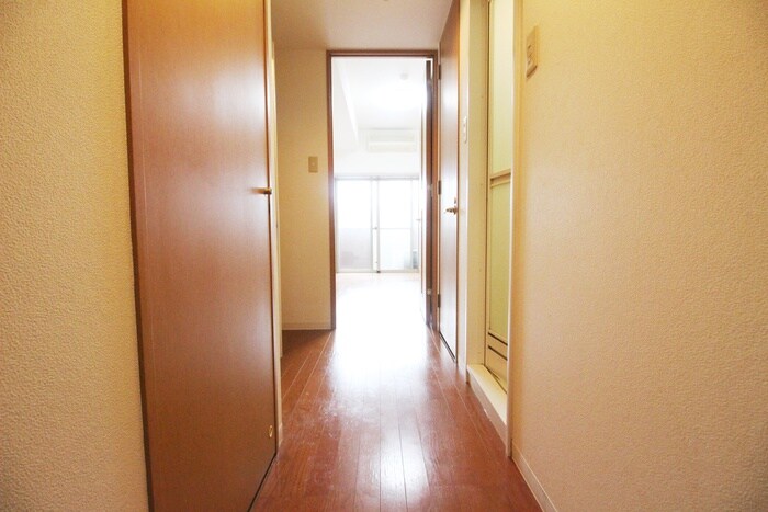 物件内観写真20　(廊下)