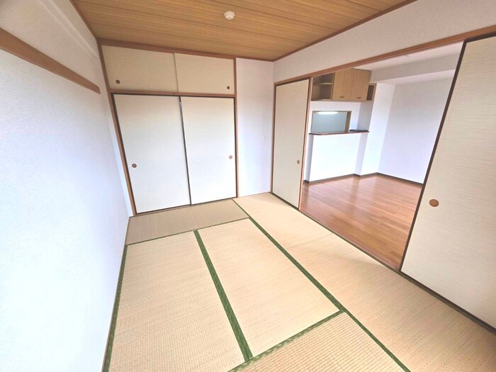 物件内観写真19　(居室)